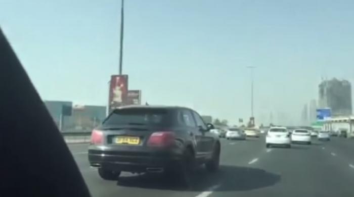 Bentley Bentayga 2016 chay thu o Dubai hinh anh