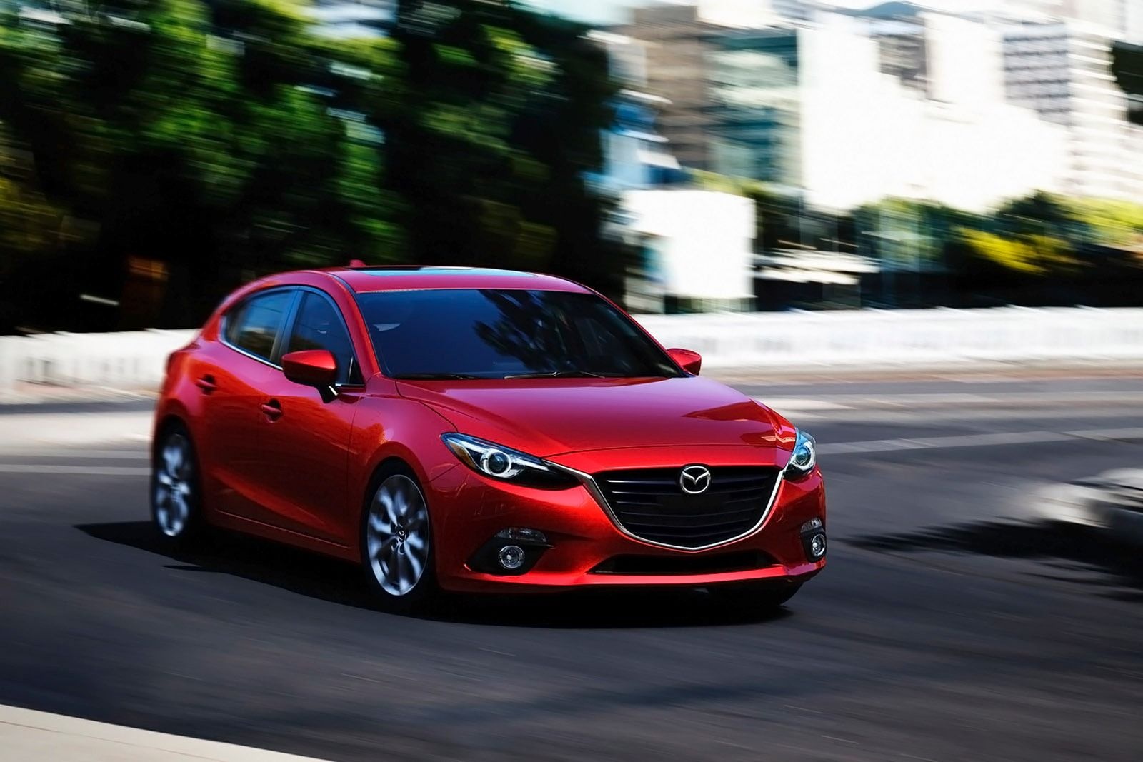 Nen mua Mazda 3 ban 1.5L sedan hay hatchback? hinh anh