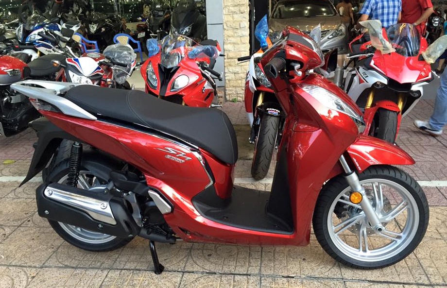 Honda SH300i 2015 dau tien ve Viet Nam voi gia 14.000 USD hinh anh
