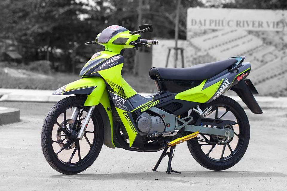 Suzuki RGV 120 voi mau xanh bat mat o Sai Gon hinh anh