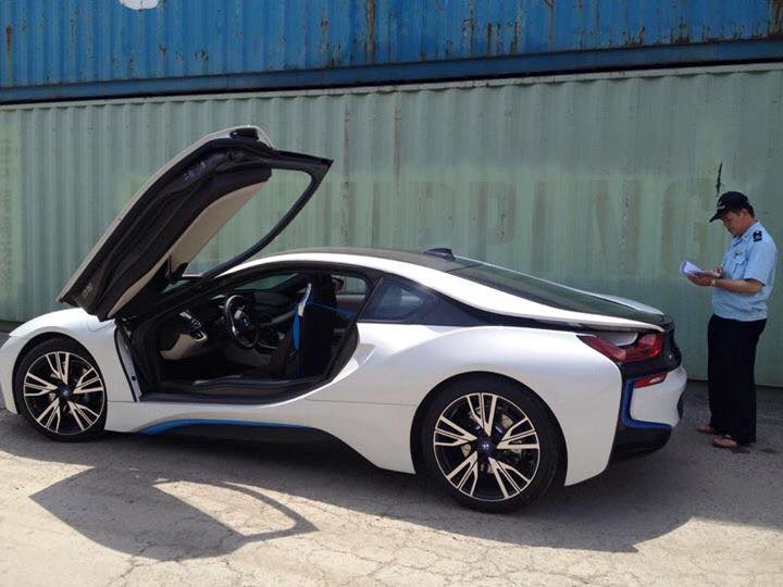 BMW i8 dau tien o mien Bac cap cang Hai Phong hinh anh