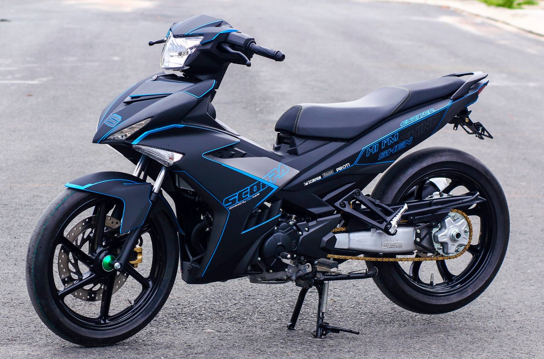 Exciter 150 mo phong phien ban voi vien LED o Thai Nguyen hinh anh