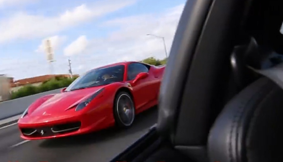 Toyota Mk4 Supra do toc do voi Ferrari 458 tren cao toc hinh anh