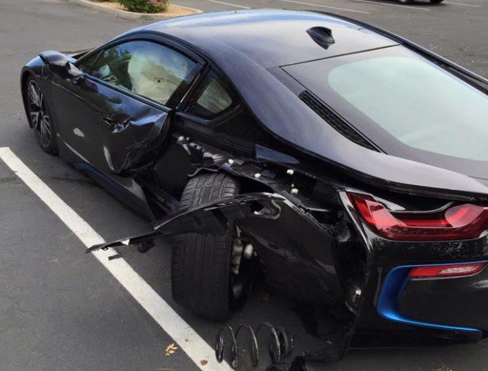 BMW i8 gap nan voi chi phi sua chua gan 30.000 USD hinh anh