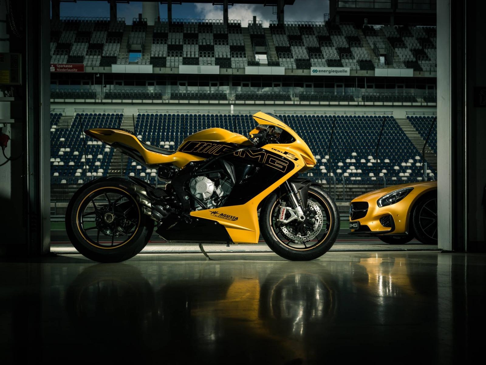 MV Agusta F3 800 hang doc lay cam hung sieu xe Mercedes hinh anh
