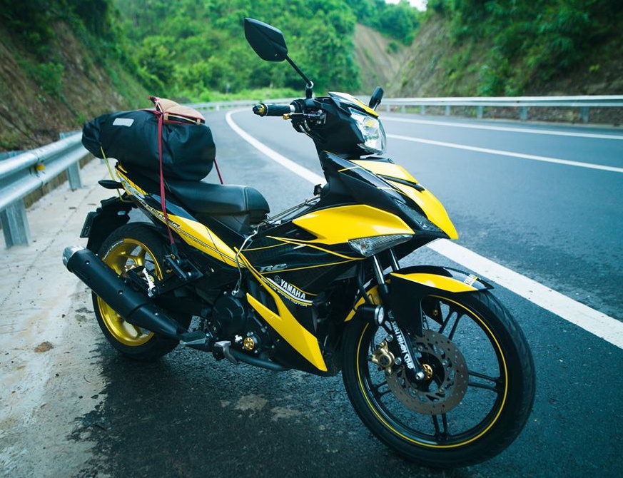 Exciter 150 RC len do choi hang hieu cua biker Sai Gon hinh anh