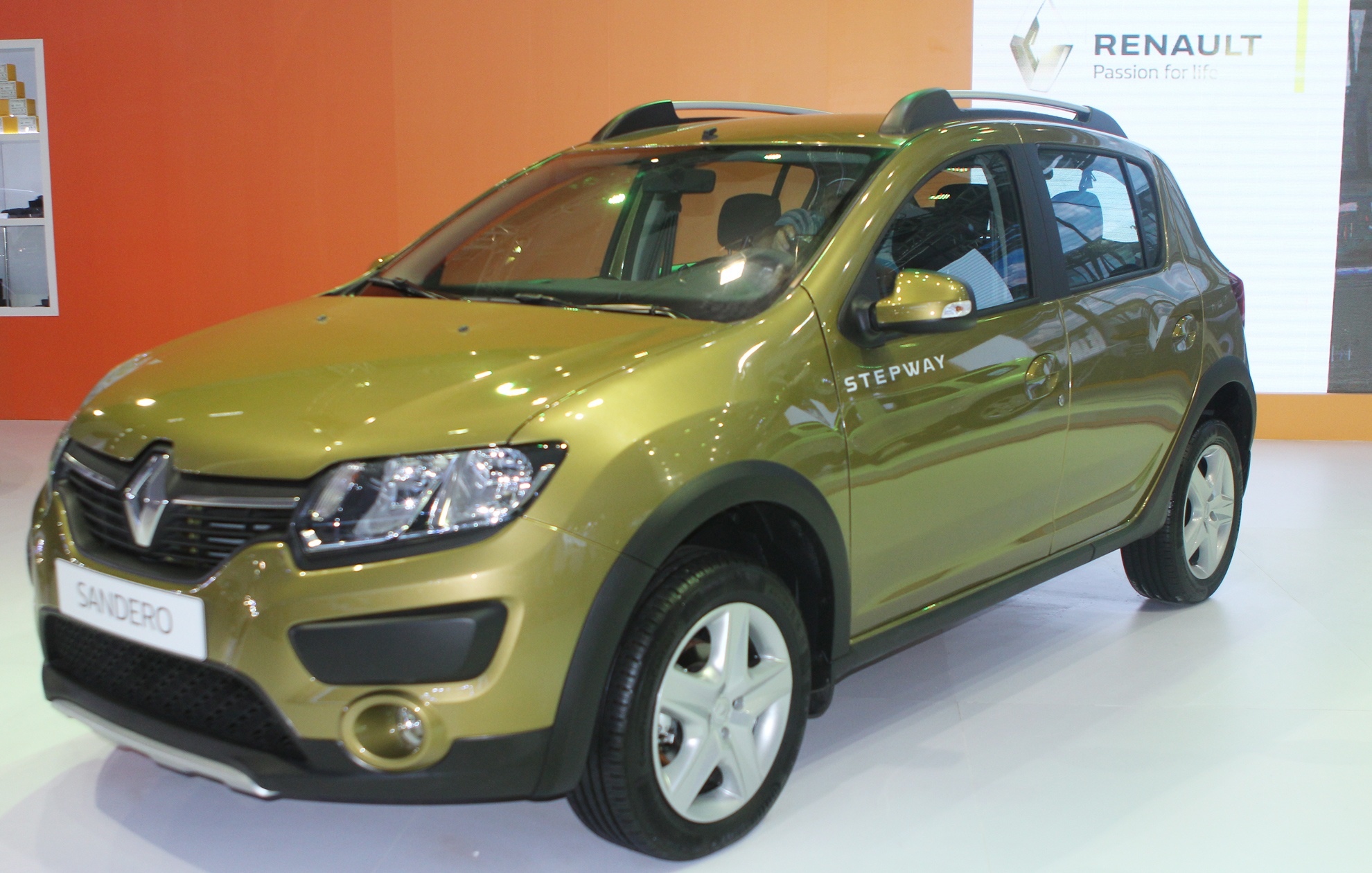 Renault ra mat bo 3 xe moi tai trien lam oto nhap khau hinh anh