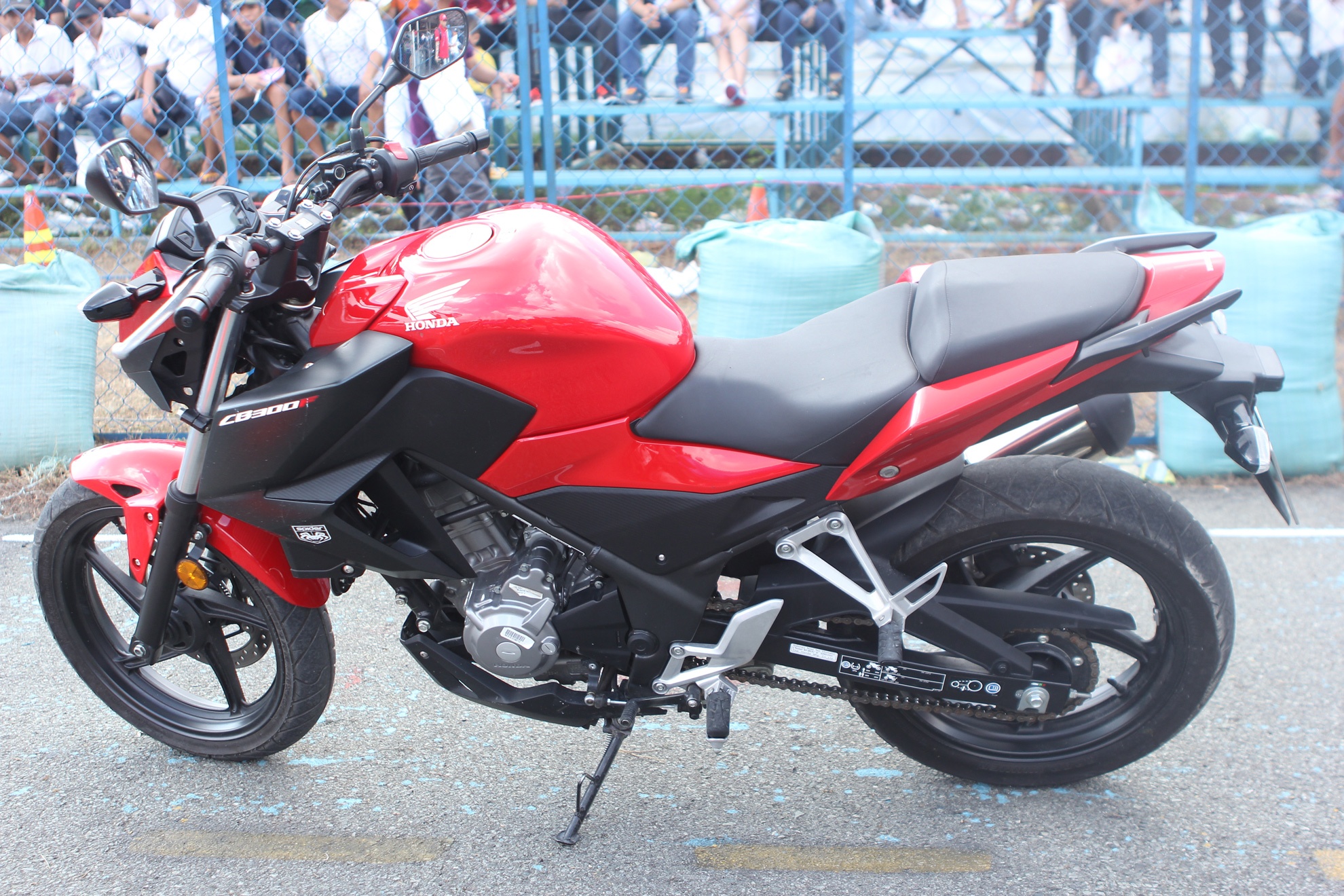 Chi tiet Honda CB300F dau tien o Viet Nam hinh anh