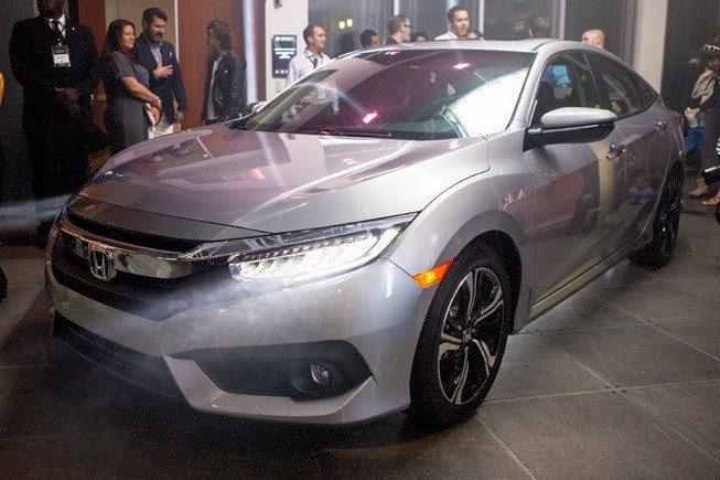 Honda Civic 2016 ro ri gia khoi diem tu 19.475 USD hinh anh