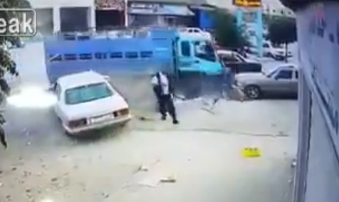 Xe tai mat phanh dam vao mot nhom nguoi hinh anh