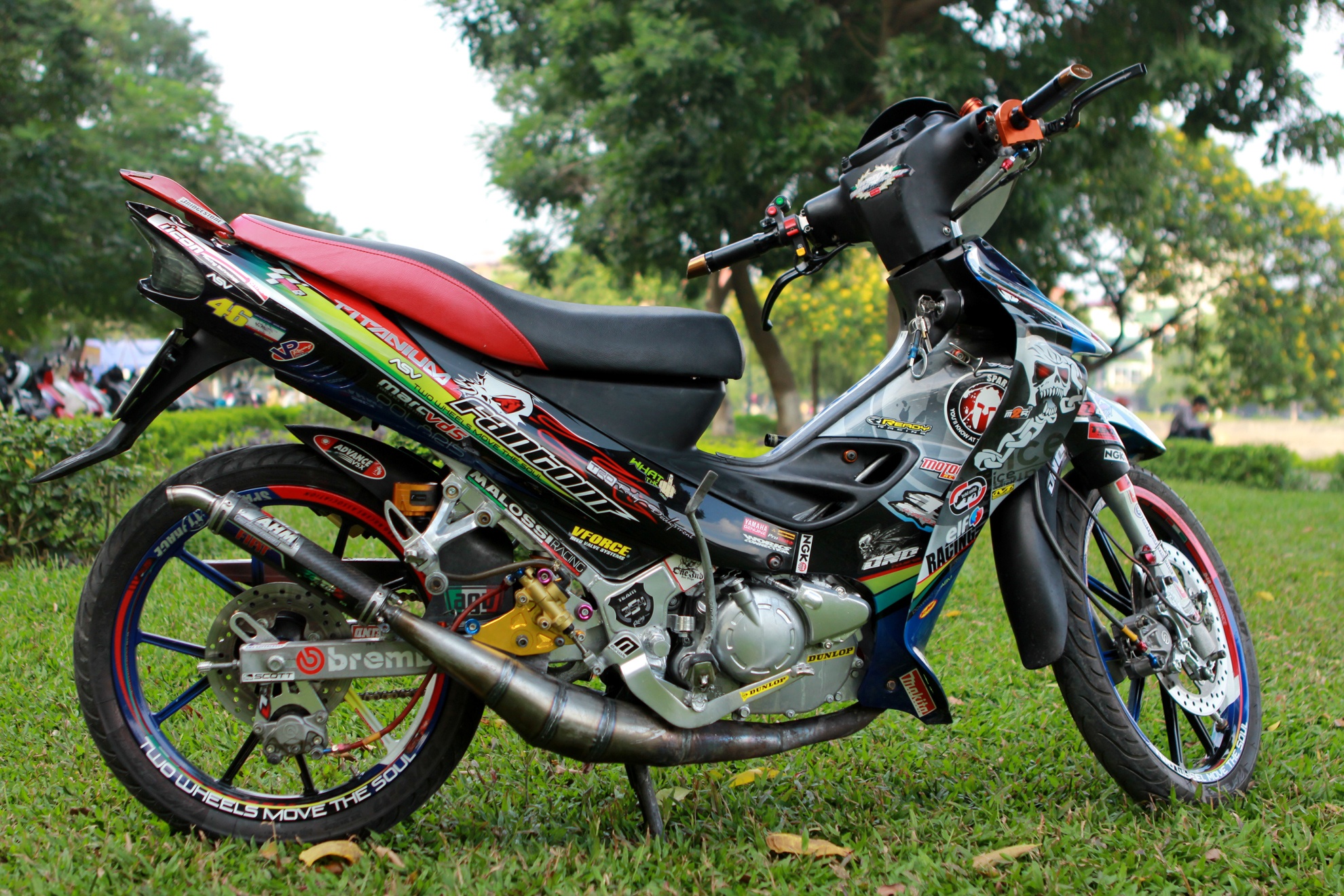 Xe hai thi Yamaha Z hang hiem gia hon 200 trieu o Ha Noi hinh anh