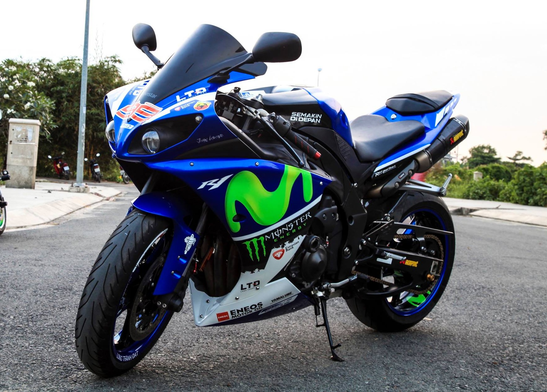 Yamaha R1 do dan ao phong cach xe dua cua Lorenzo hinh anh