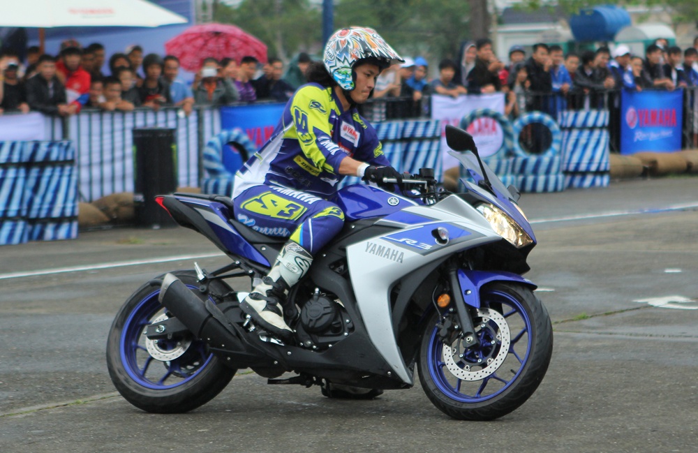 Tay dua Nhat tro tai boc dau R3 va Exciter 150 o Da Nang hinh anh