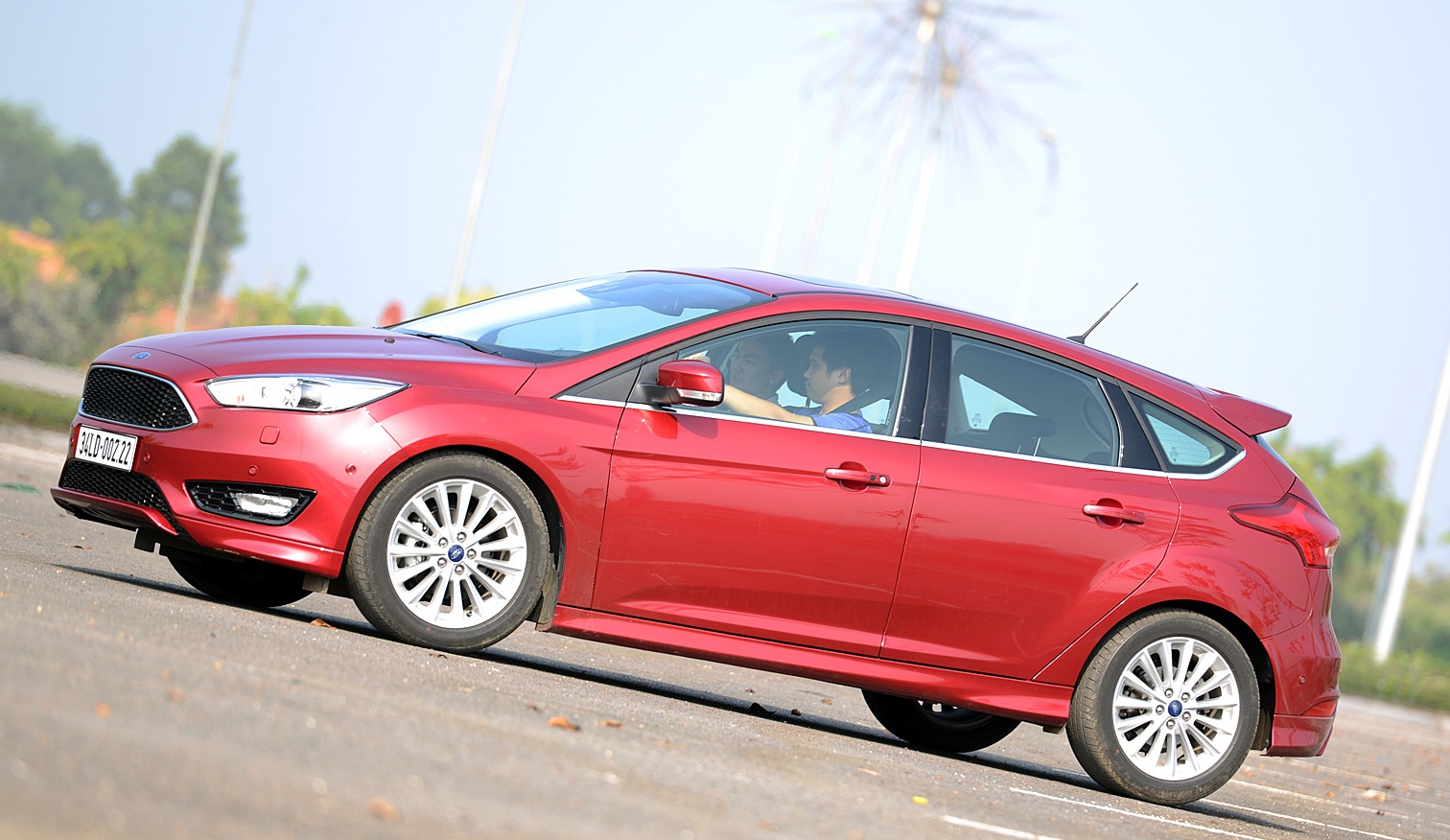 Ford Focus 2016 ra mắt ở Việt Nam, chạy thử Ford Focus 2016, Ford Focus 2016 có loạt công nghệ mới ảnh 1 Ford Focus 2016 ra mat o Viet Nam, chay thu Ford Focus 2016, Ford Focus 2016 co loat cong nghe moi anh 1