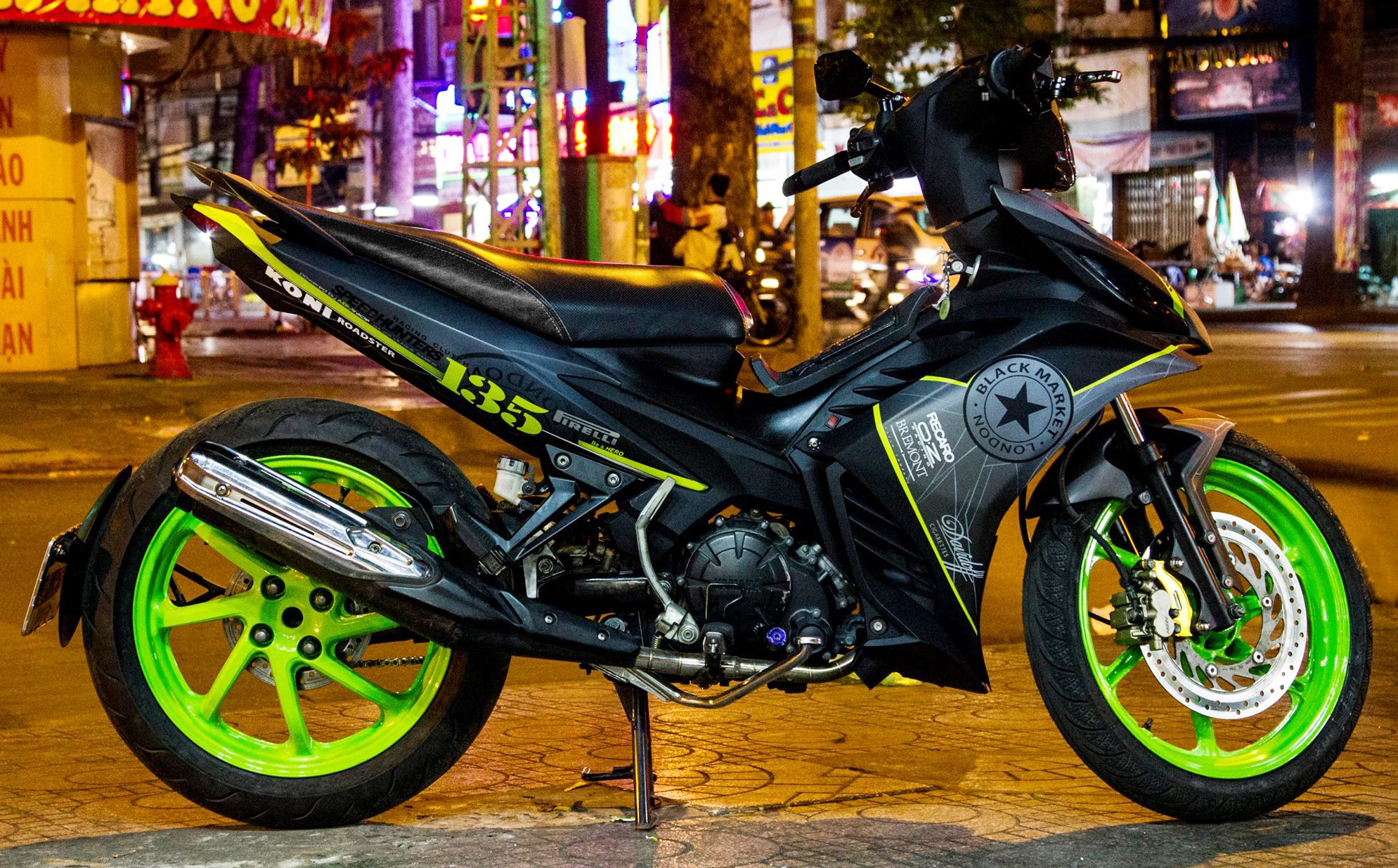 Exciter 135 son tem dau dan ao phong cach bui bam hinh anh