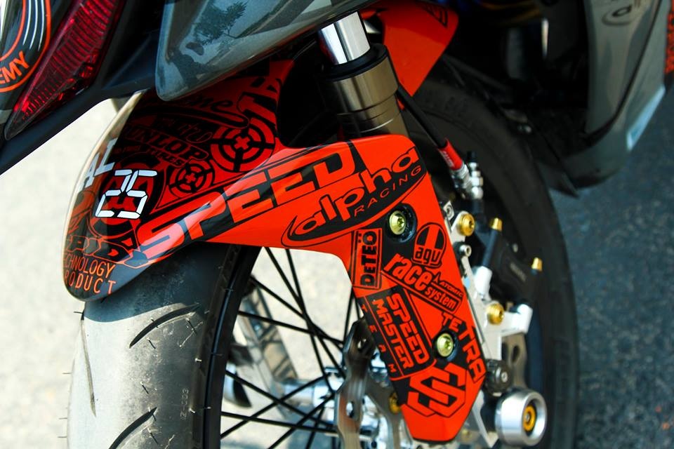 Exciter 150 son tem dau,  Exciter 150 len do choi hang hieu,  Exciter 150 do khung anh 4