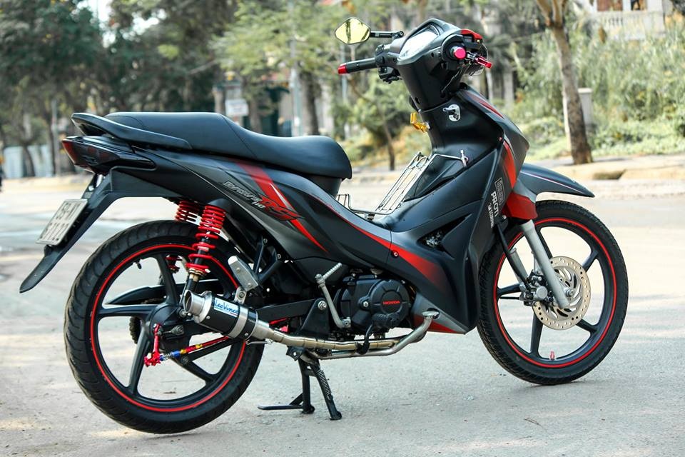 Honda Wave RS 2013 lot xac voi dan vo son phoi mau hinh anh