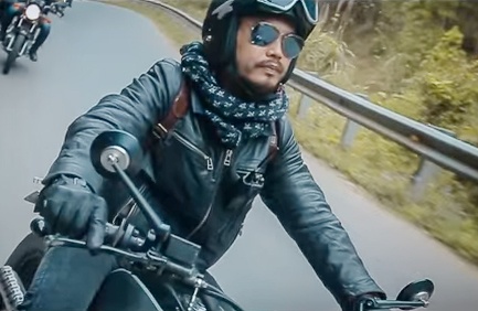 Tran Lap trong MV Nhung chuyen di dai hinh anh