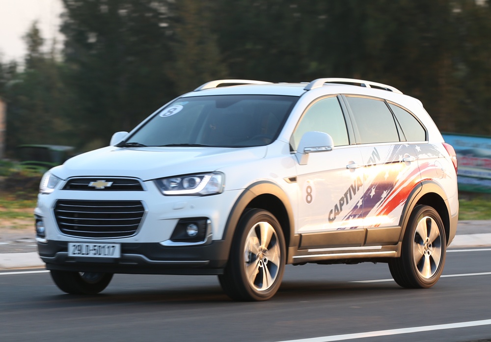 Chay thu Captiva Revv 2016: Thay doi de lay lai vi the hinh anh