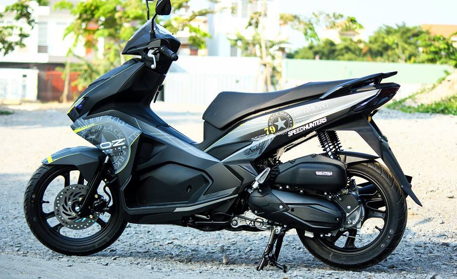 Honda Air Blade 2016 son tem dau mau xam Lamborghini hinh anh
