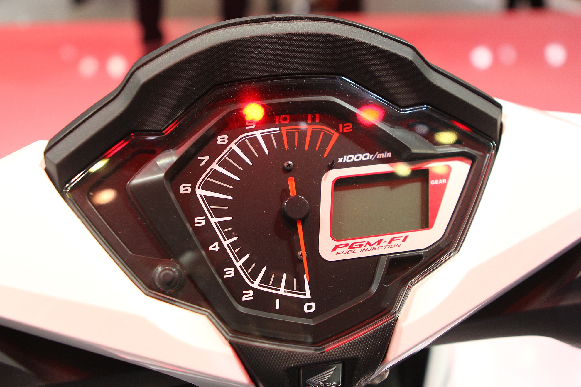 Honda Winner 150 ra mat o Viet Nam anh 12