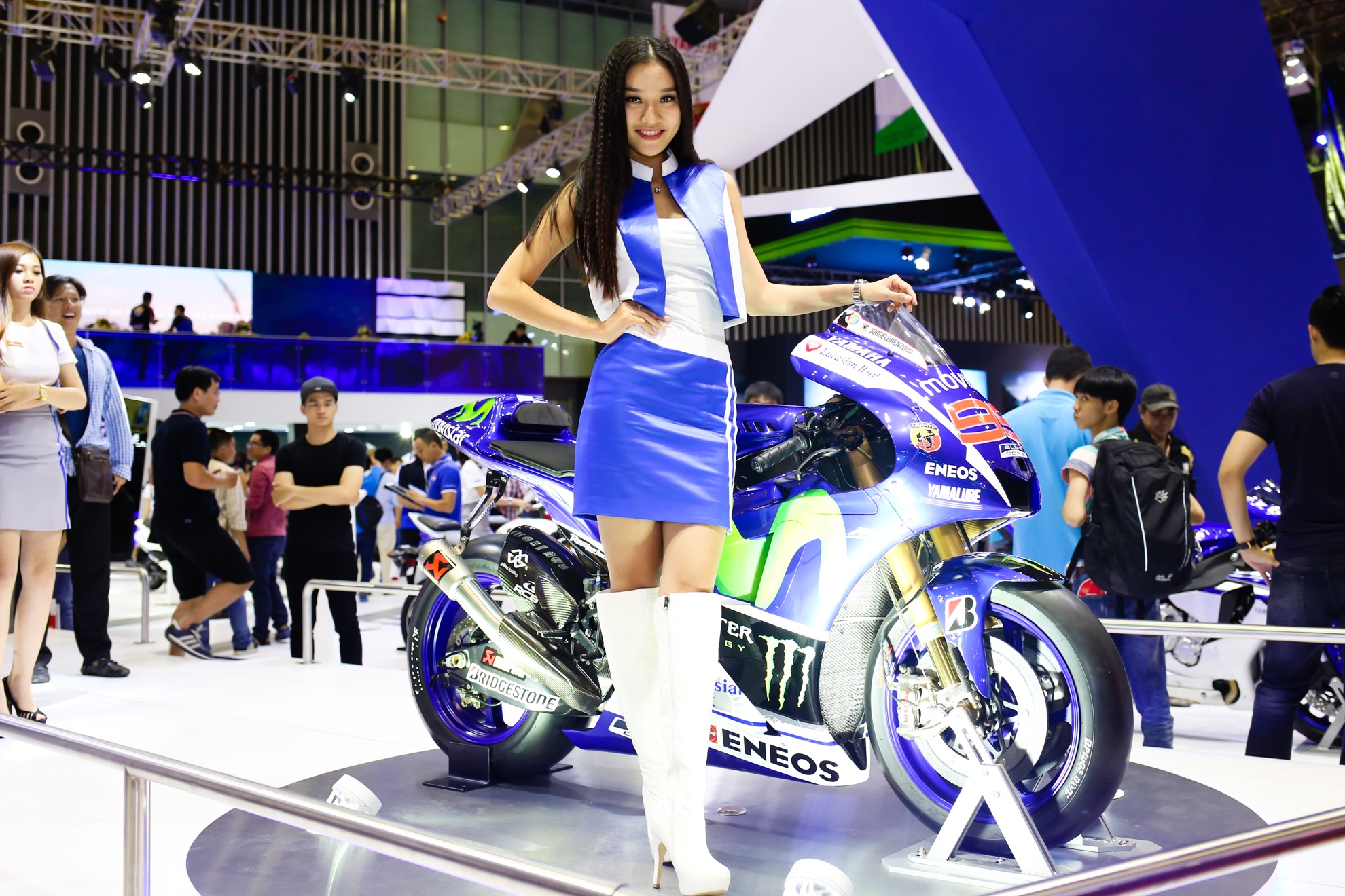 Người đẹp tại triển lãm xe máy Việt Nam ảnh 1 Nguoi dep tai trien lam xe may Viet Nam anh 1