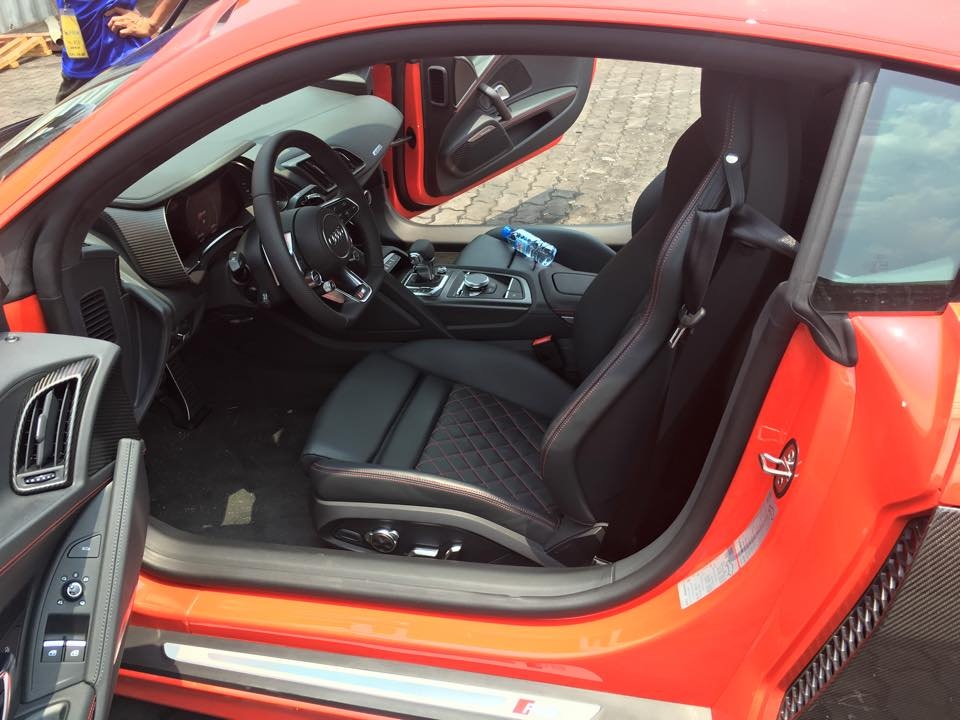 Siêu xe Audi R8 V10 Plus về Việt Nam ảnh 2 Sieu xe Audi R8 V10 Plus ve Viet Nam anh 2