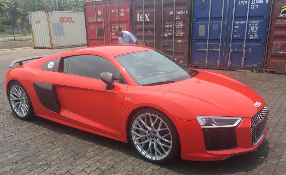 Siêu xe Audi R8 V10 Plus về Việt Nam ảnh 1 Sieu xe Audi R8 V10 Plus ve Viet Nam anh 1