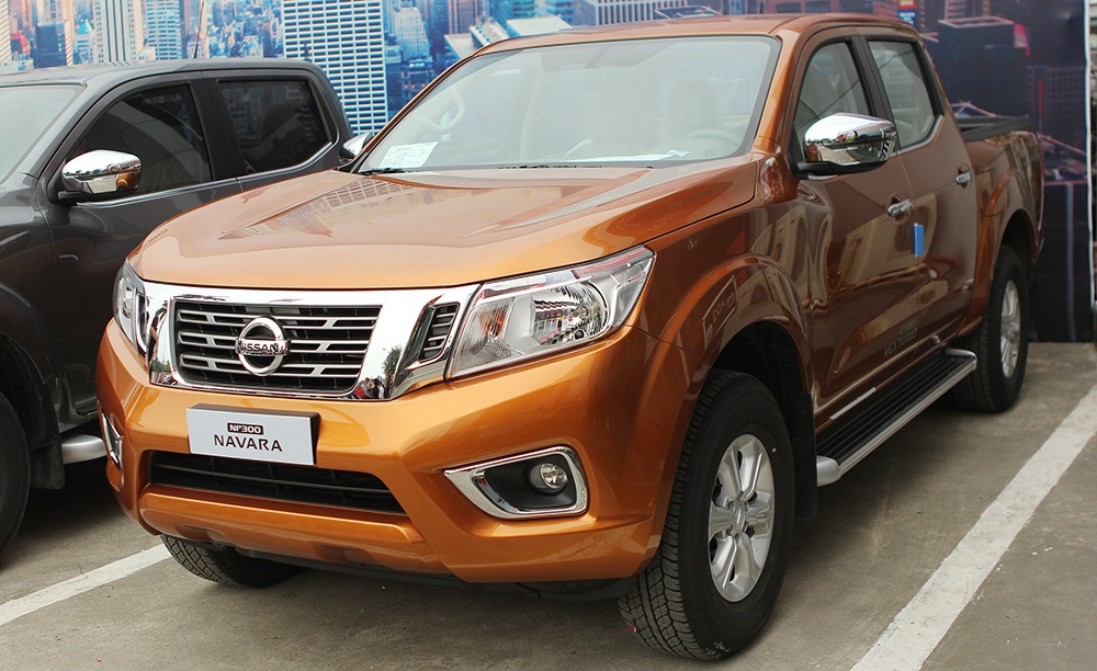 Nissan NP300 Navara mot cau so tu dong ra mat o VN hinh anh