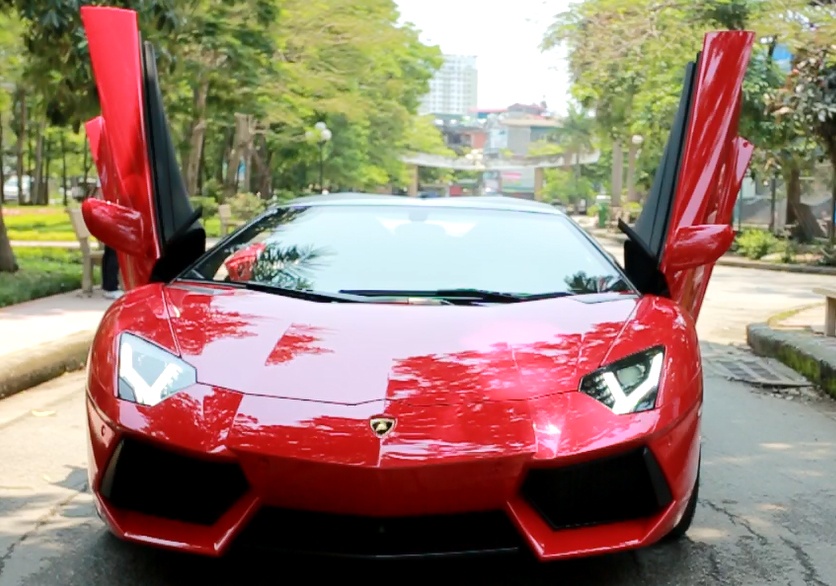 Chi tiet Lamborghini Aventador mui tran dau tien o Viet Nam hinh anh