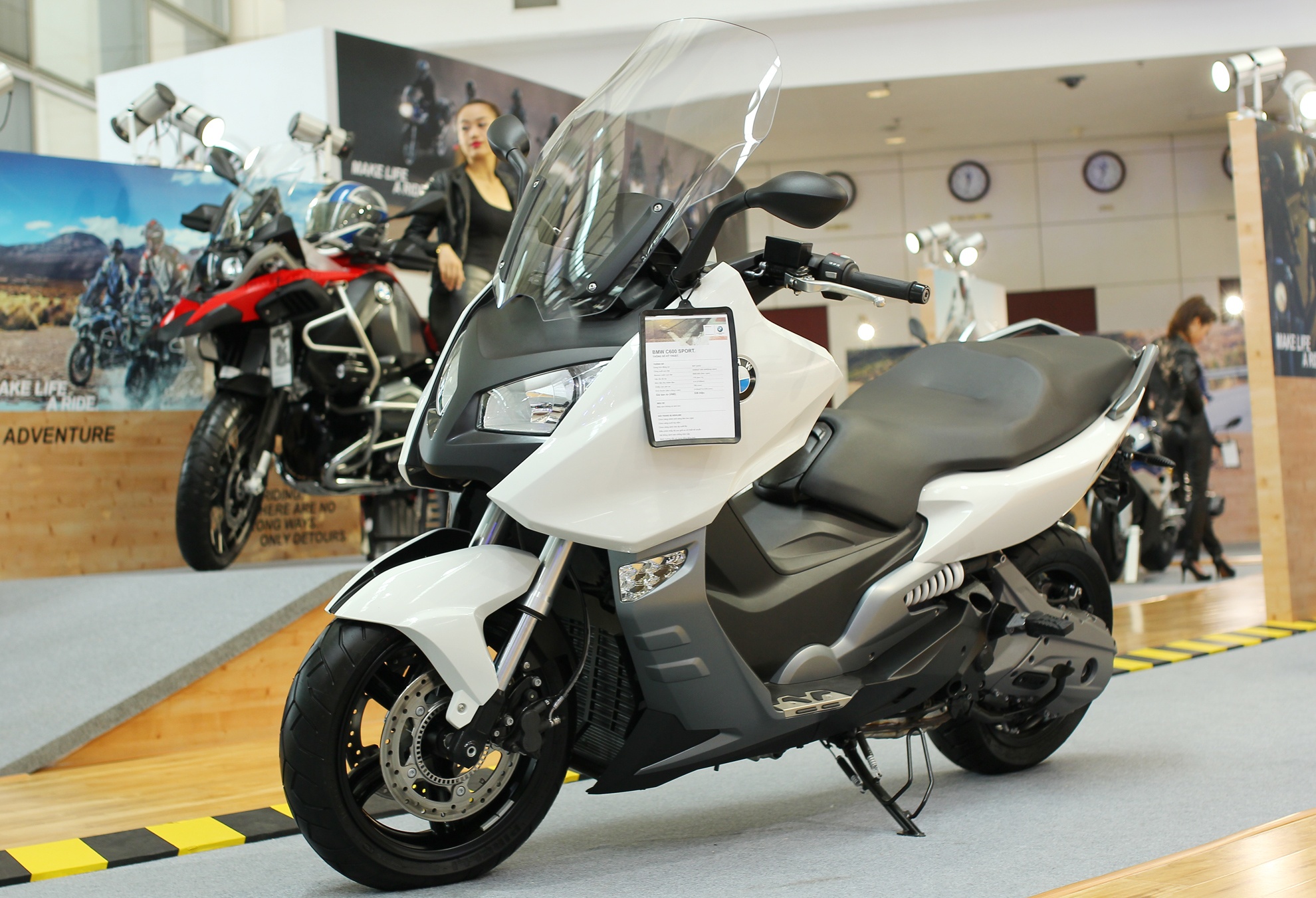 Xe sang BMW o Viet Nam anh 10