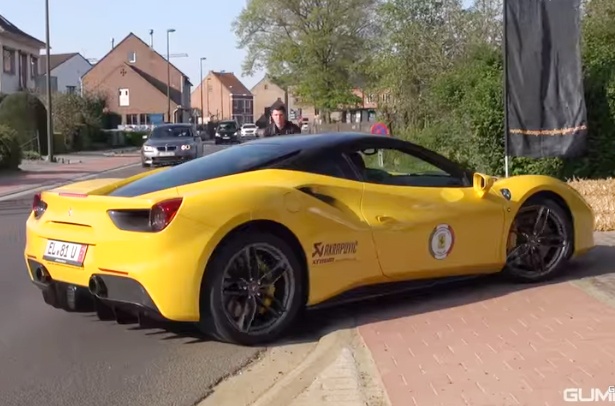 Am thanh me hoac cua Ferrari 488 GTB gan ong xa Akrapovic hinh anh