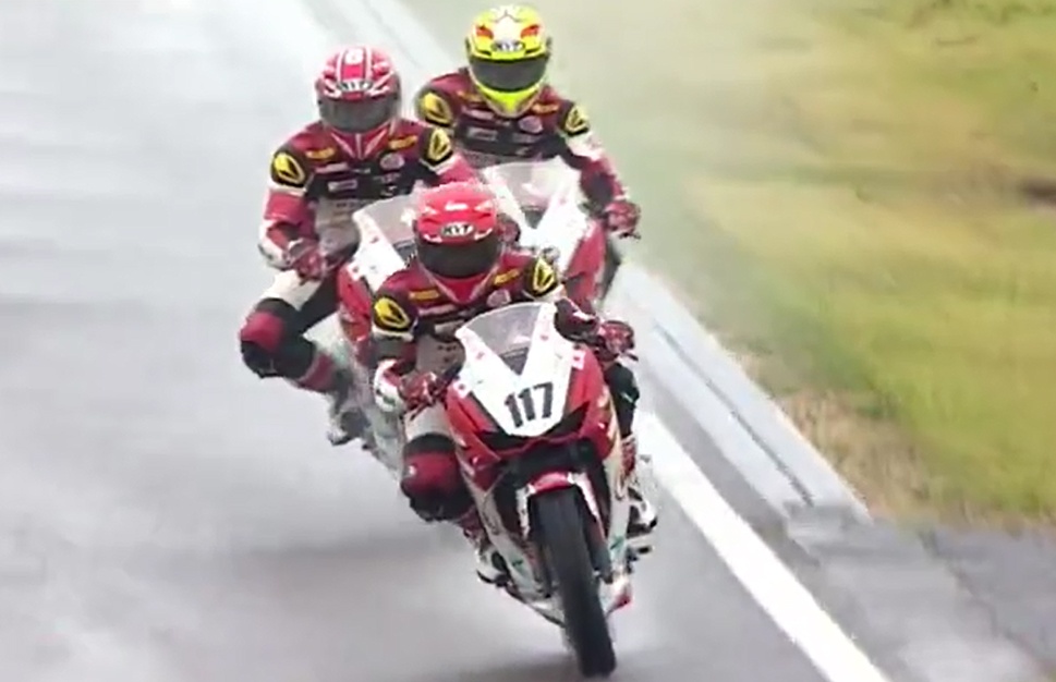 Man trinh dien cua Bui Duy Thong hinh anh