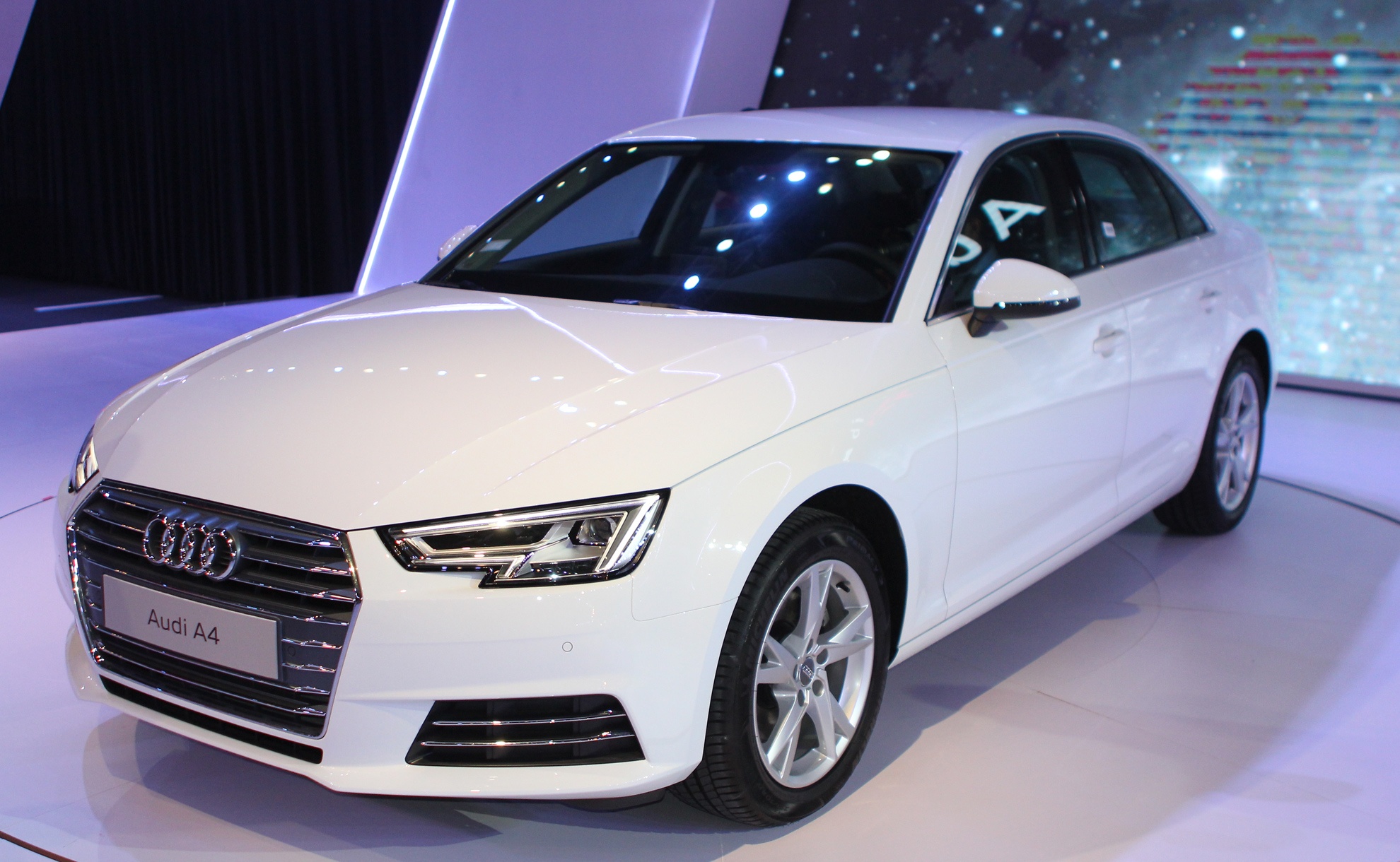 Audi A4 thế hệ mới ra mắt ở Việt Nam ảnh 1 Audi A4 the he moi ra mat o Viet Nam anh 1