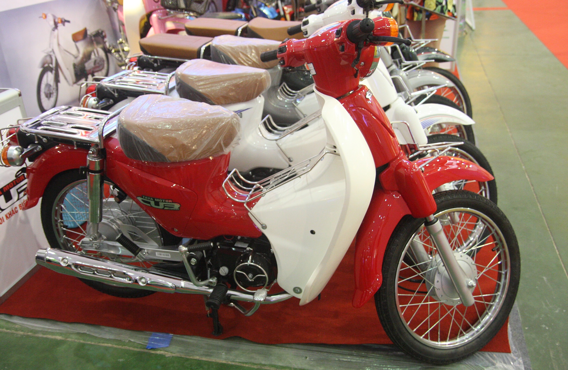 Xe nhai Honda Cub o Viet Nam anh 1