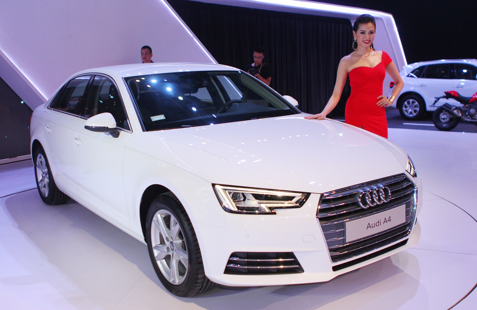 Chi tiet Audi A4 2016 vua ra mat o Viet Nam anh 10