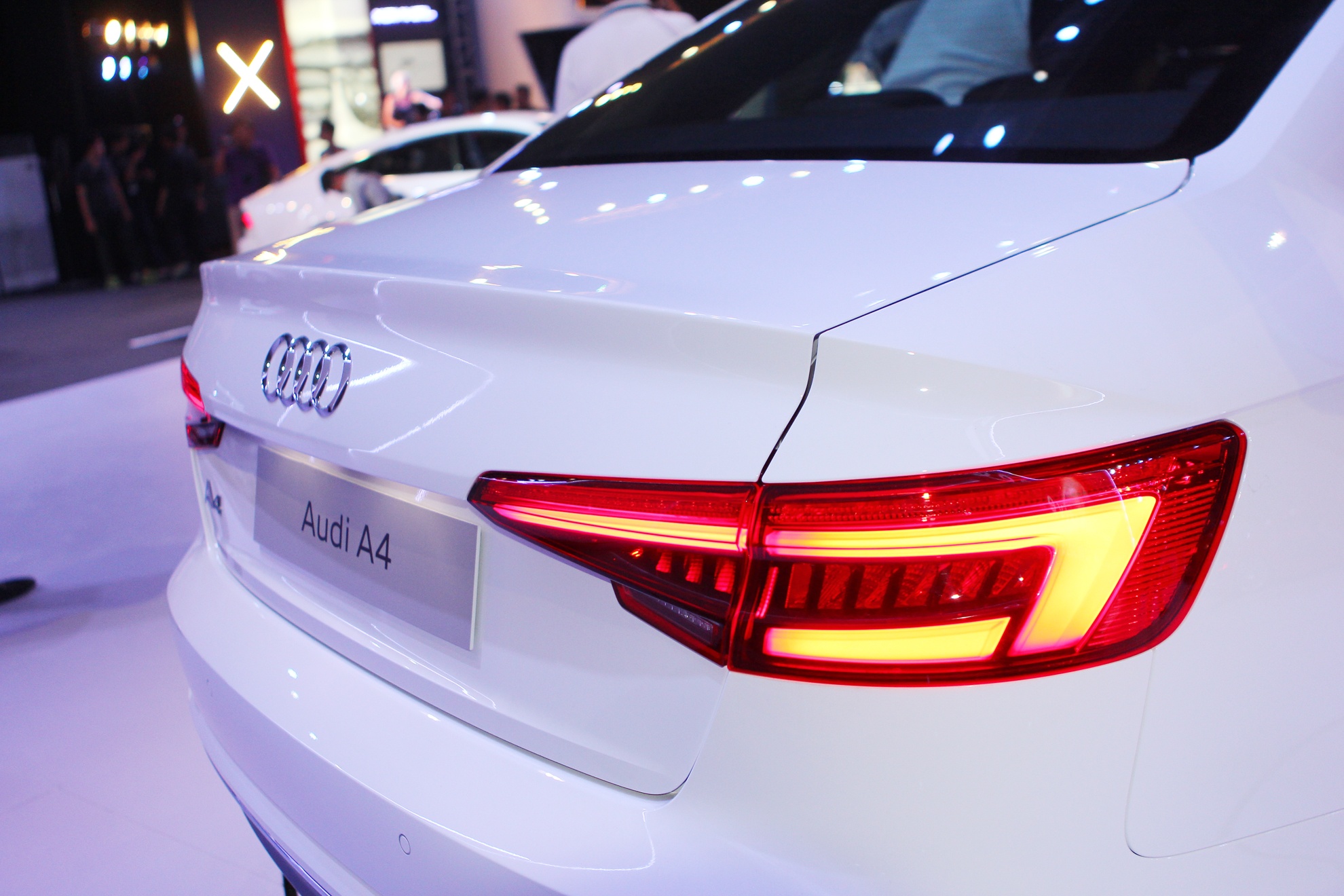 Chi tiet Audi A4 2016 vua ra mat o Viet Nam anh 4