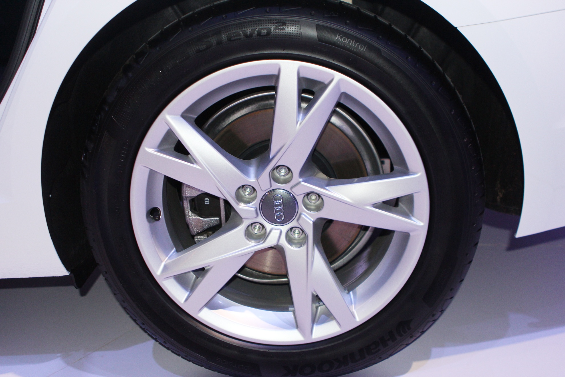 Chi tiet Audi A4 2016 vua ra mat o Viet Nam anh 5