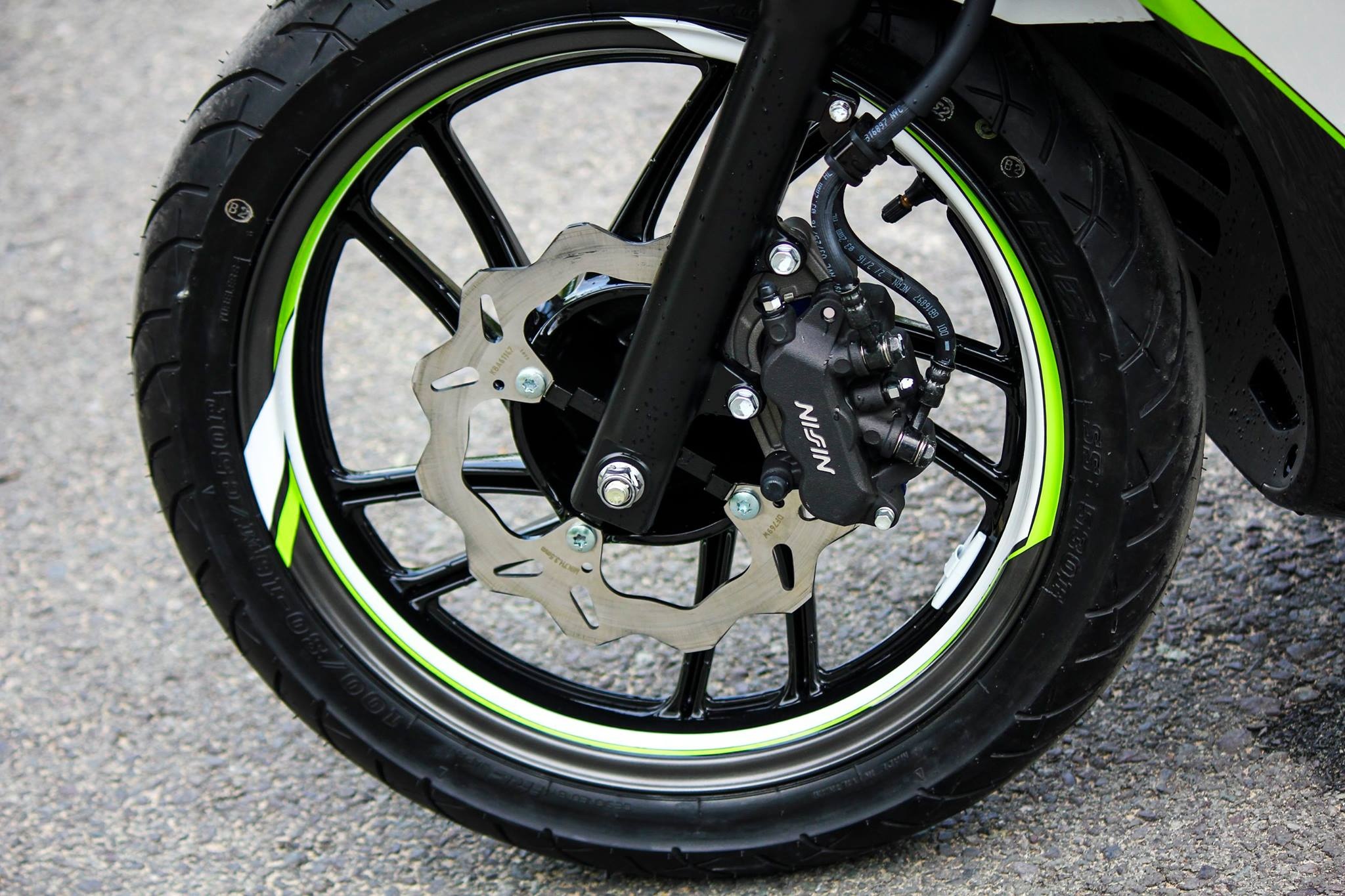 Honda SH son phoi mau o Sai Gon anh 4