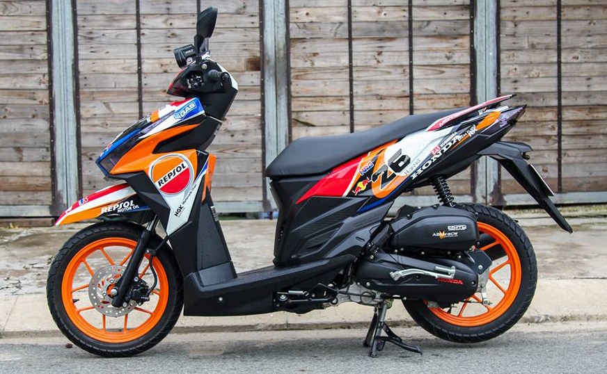 Honda Click 125i son dan ao phong cach CBR1000 Repsol hinh anh