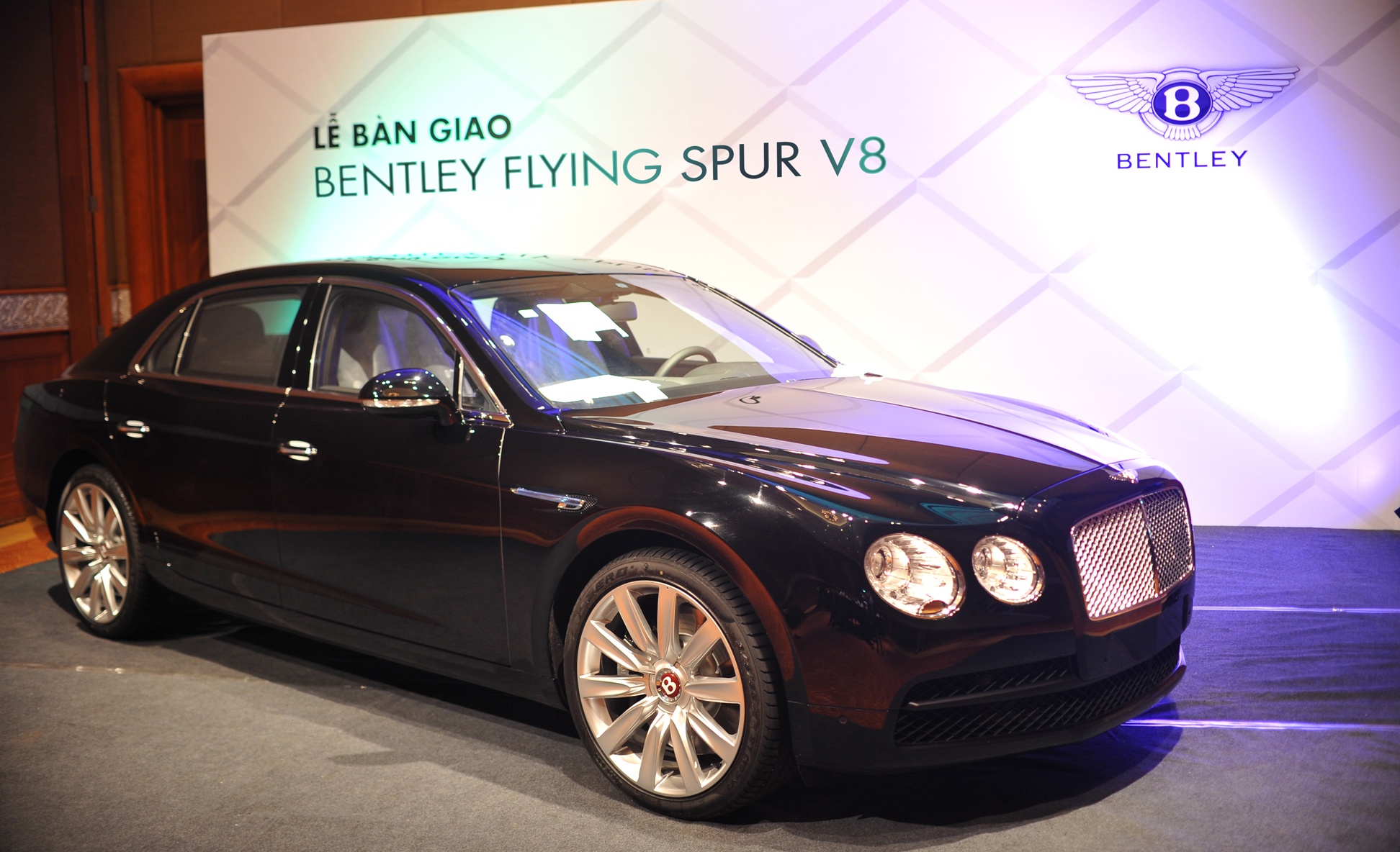 Bentley Flying Spur chinh hang thu 5 o Viet Nam co chu hinh anh