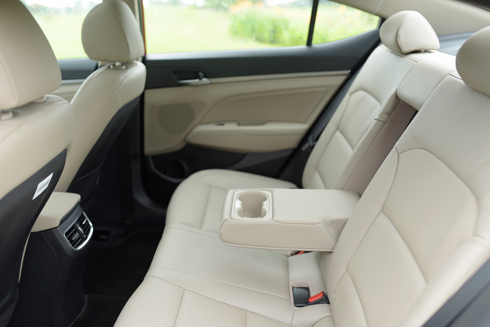 Hyundai Elantra 2016 ra mat o Viet Nam anh 9