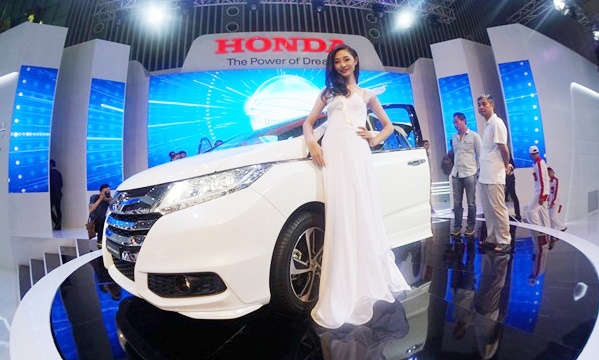 Vietnam Motor Show 2016 dien ra o Ha Noi, quy tu 13 hang xe hinh anh