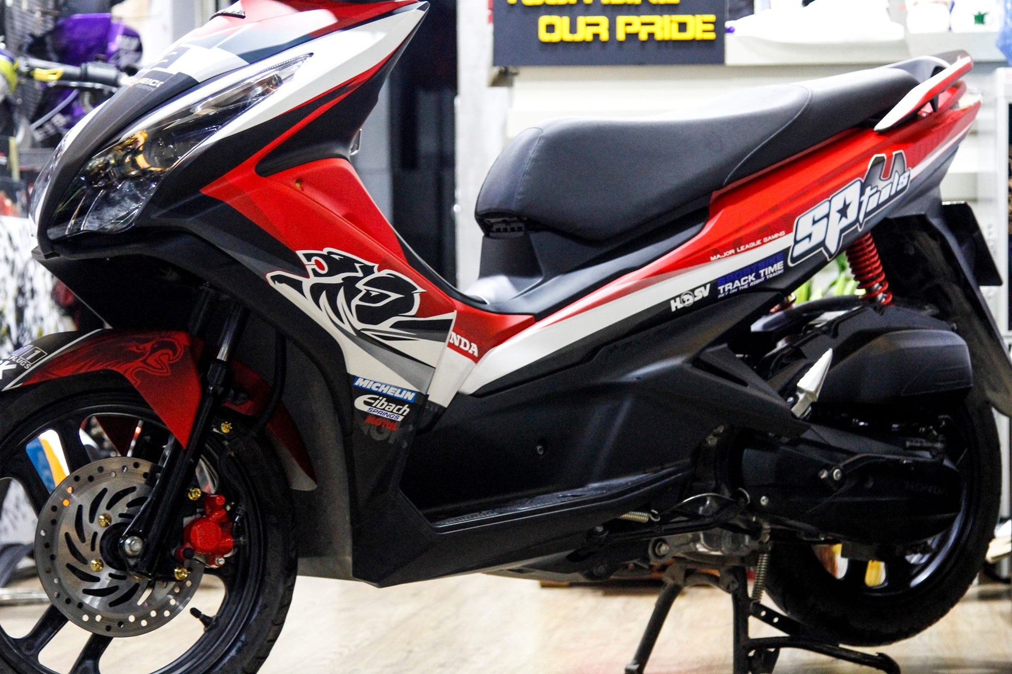 Honda Air Blade độ ở Sài Gòn ảnh 4 Honda Air Blade do o Sai Gon anh 4