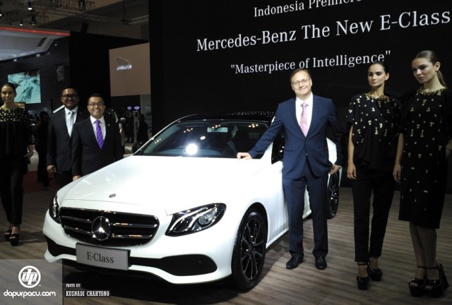 Mercedes E-Class moi co gia ban tu 90.000 USD o Indonesia hinh anh
