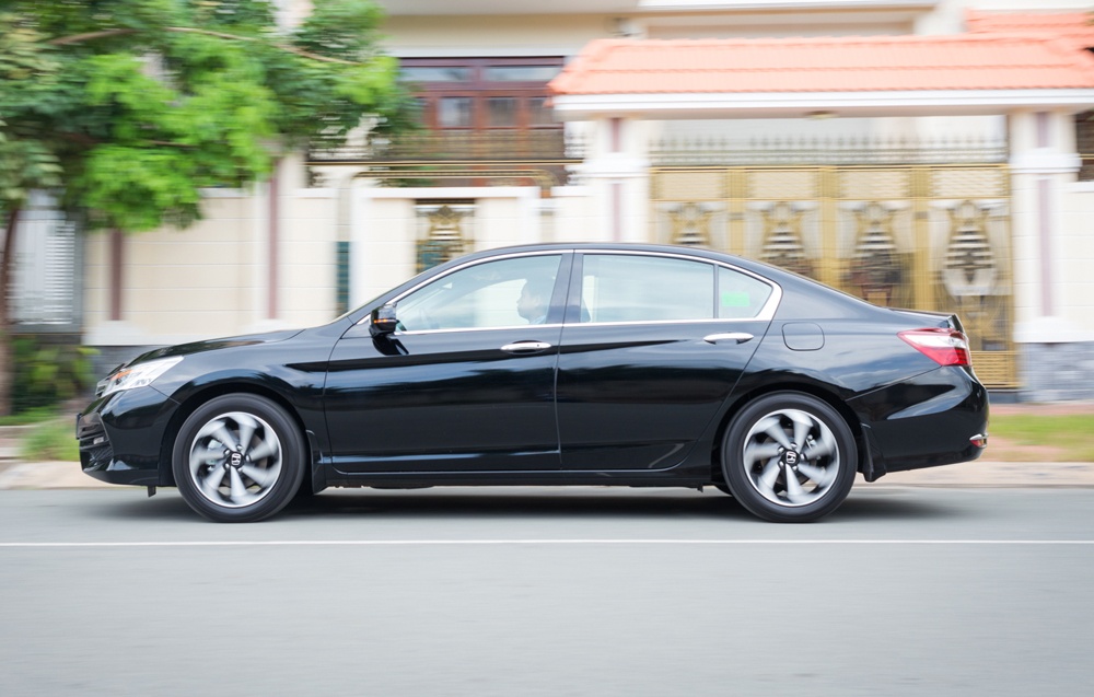 Danh gia Honda Accord 2016: Them tien ich de canh tranh hinh anh