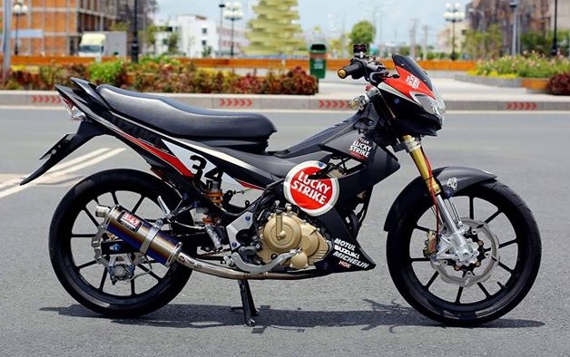 Suzuki Raider nhap Thai do tem xe dua cua biker Sai Gon hinh anh