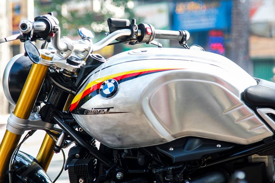 BMW R nineT son tem co Duc cua biker Sai Gon hinh anh