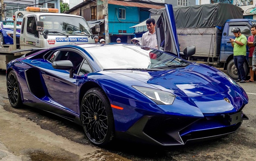 Minh Nhựa bán Bugatti Veyron  ảnh 3 Minh Nhua ban Bugatti Veyron anh 3