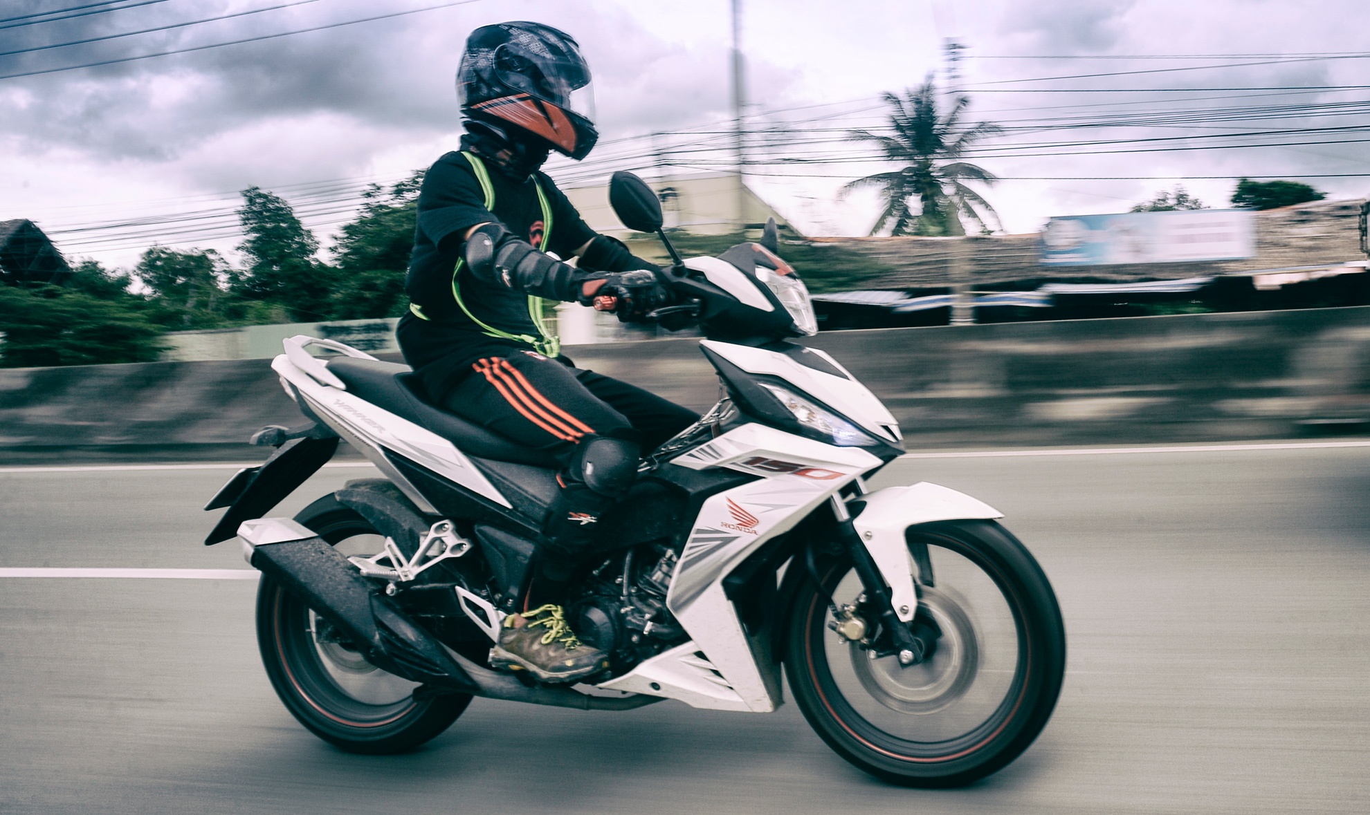 Chay Honda Winner 150 hon 700 km den mui Ca Mau hinh anh
